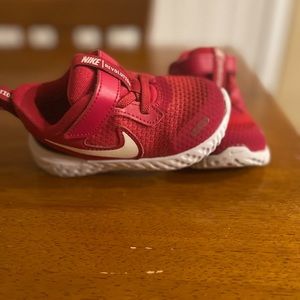 Nike size 6 toddler shoes